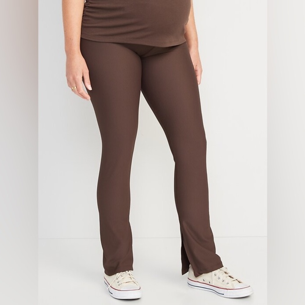NWT! Maternity Rib-Knit Split-Hem Flare Leggings, brown, XS